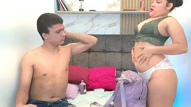 aly_n_sebas Show in webcam