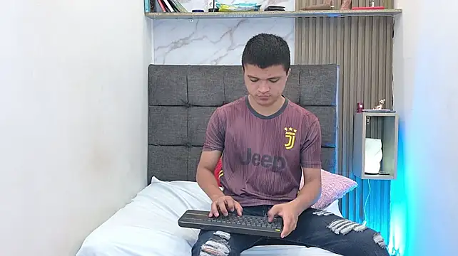 Pertunjukan Kamera Web aly_n_sebas