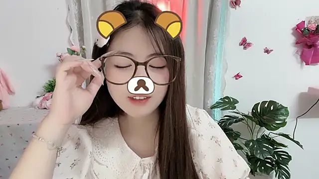 MIJ-Uwuu live XXX chat