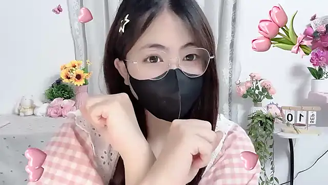MIJ-UwuuのライブXXXチャット