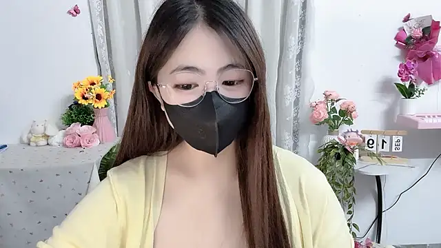 MIJ-Uwuu Chat XXX live