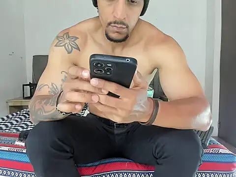 Edy_coltt's Webcam Show