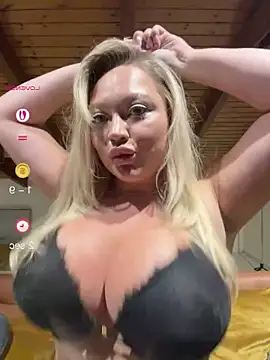Živý XXX chat misstitmouseofficial