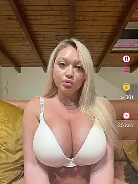 misstitmouseofficial's Webcam Show