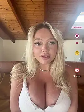 misstitmouseofficial's Webcam Show