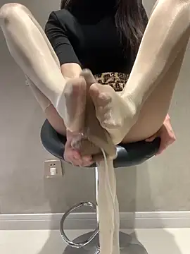 yiyi-1999 Show Webcam