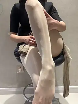 Pokazy przed kamerką – yiyi-1999