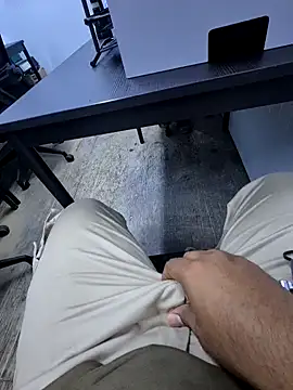 i_m_taking_0ver Show Webcam