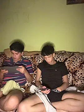 Kailertwink webkamerás műsora