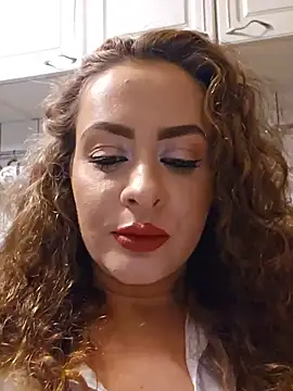 Royal88Glow69Queenn's Live XXX Chat