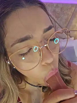 ClaradelMar's Live XXX Chat
