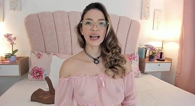 ClaradelMar Show in webcam