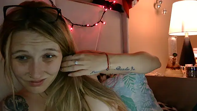 Chat +18 de MollysChambers ao vivo