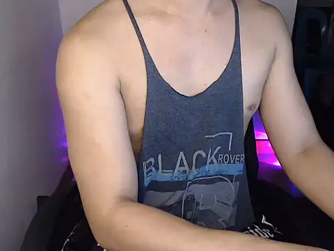 Show modela Hot_Muscle69 na web-kameri