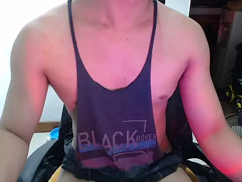 Hot_Muscle69: διαδικτυακό σόου στην κάμερα