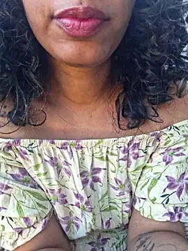 Chat XXX ao vivo de RavenShyfit