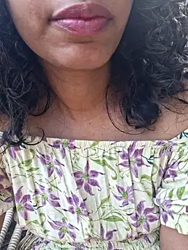 Show de RavenShyfit na webcam
