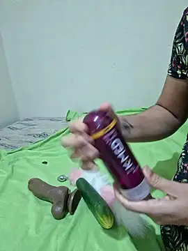 Show de RavenShyfit na webcam