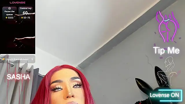 Show modela DominaAurumXXX na web-kameri