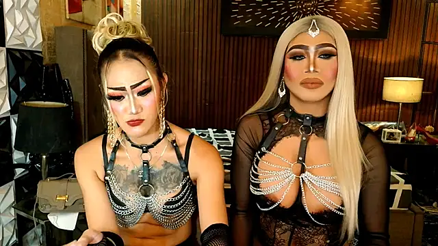 הופעת וובקאם של HorseCockDivine
