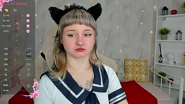 Tori_Cutie Show in webcam