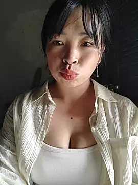 OnehitttのライブXXXチャット