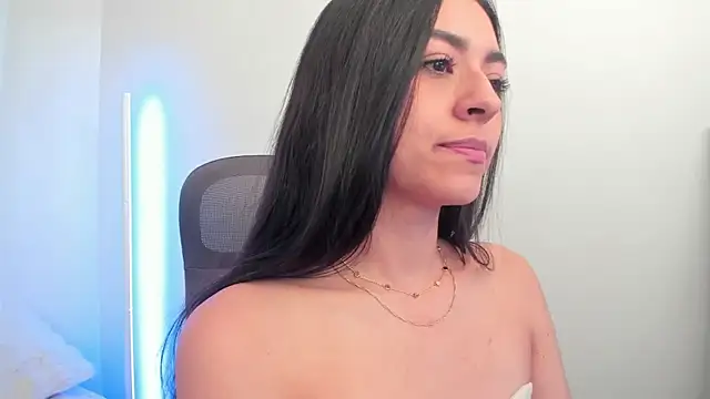 canelleGarces' Live XXX Chat