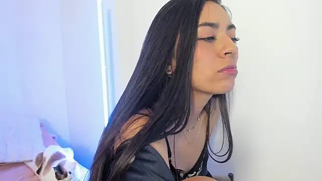 canelleGarces' Live XXX Chat