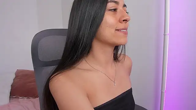 canelleGarces' Live XXX Chat