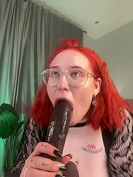 omgsexxxypixie's Webcam Show