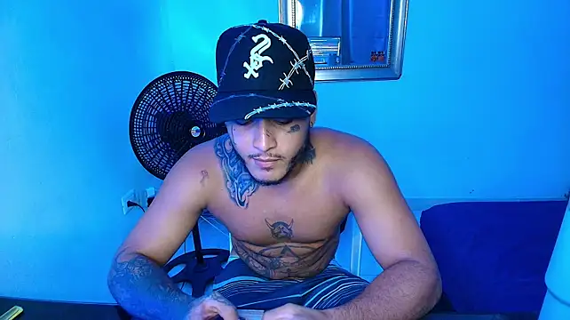 Webkamerová show crow_black00