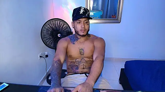 crow_black00n Webbikameraesitys