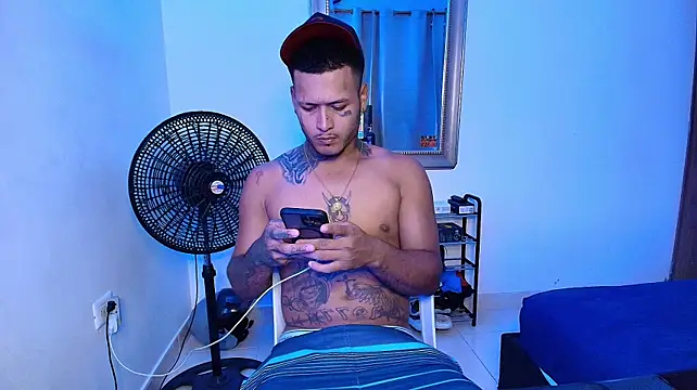 crow_black00's Webcam Show