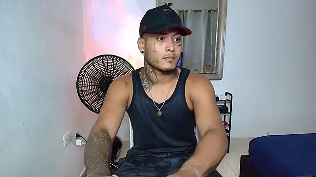 crow_black00 – webcam-show