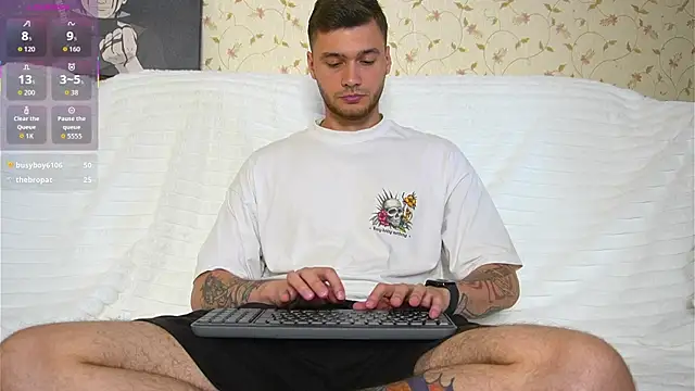 Show modela johnstoneisland na web-kameri