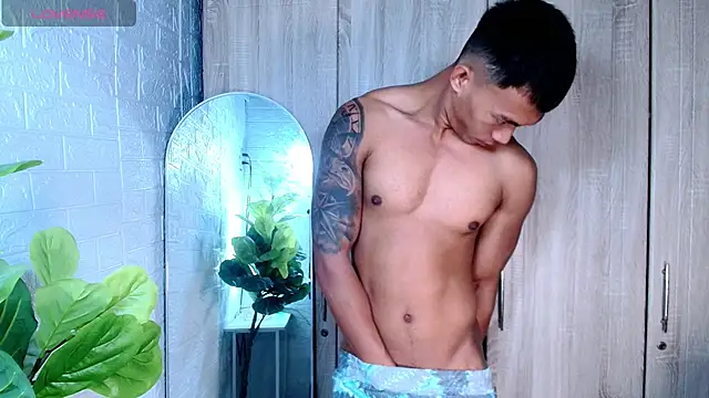 PinooyMilker's Webcam Show