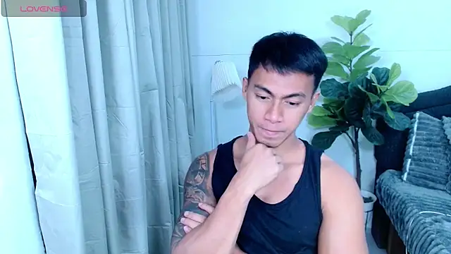 PinooyMilker's Webcam Show