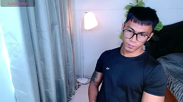 PinooyMilker's Webcam Show
