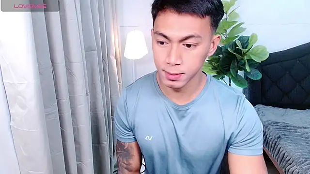 PinooyMilker's Webcam Show