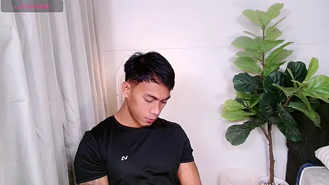 PinooyMilker Webcam show