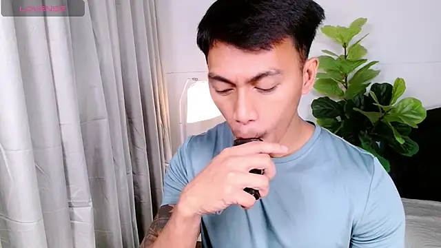 PinooyMilker's Webcam Show