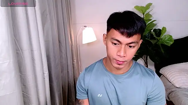 PinooyMilker webcam show