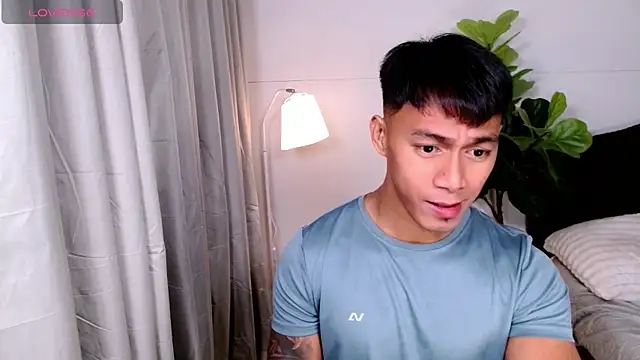 PinooyMilker webcam show