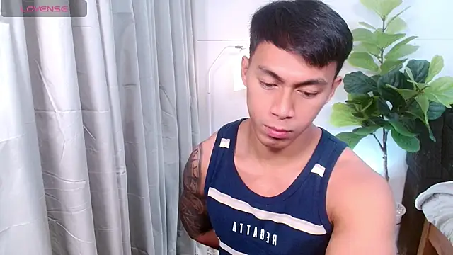 PinooyMilker Show in webcam