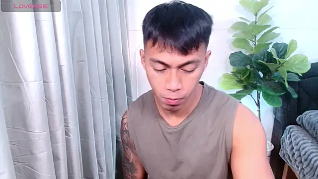PinooyMilker's Webcam Show