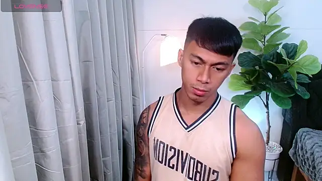 PinooyMilker's Webcam Show