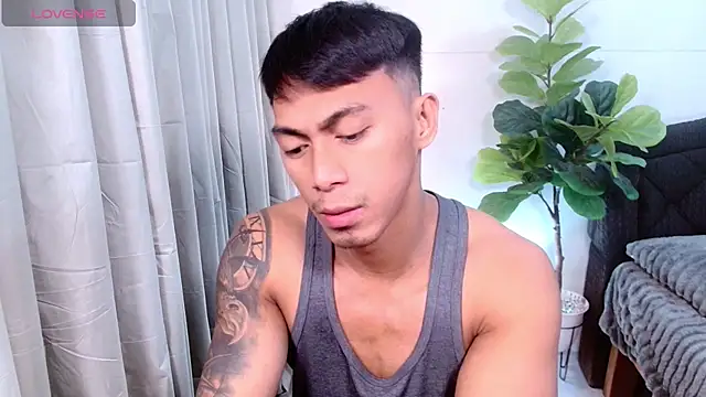 PinooyMilker's Webcam Show
