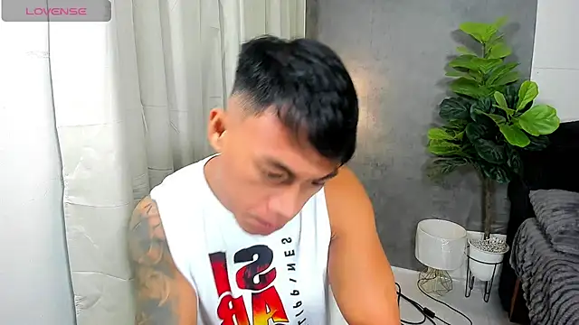 PinooyMilker 网络视讯表演