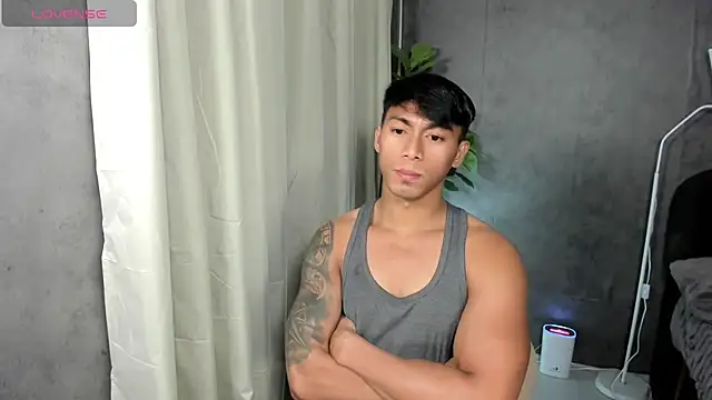 PinooyMilker Show Webcam