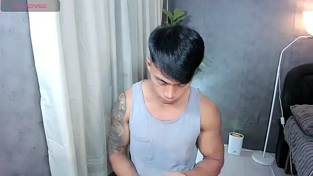 PinooyMilker's Webcam Show